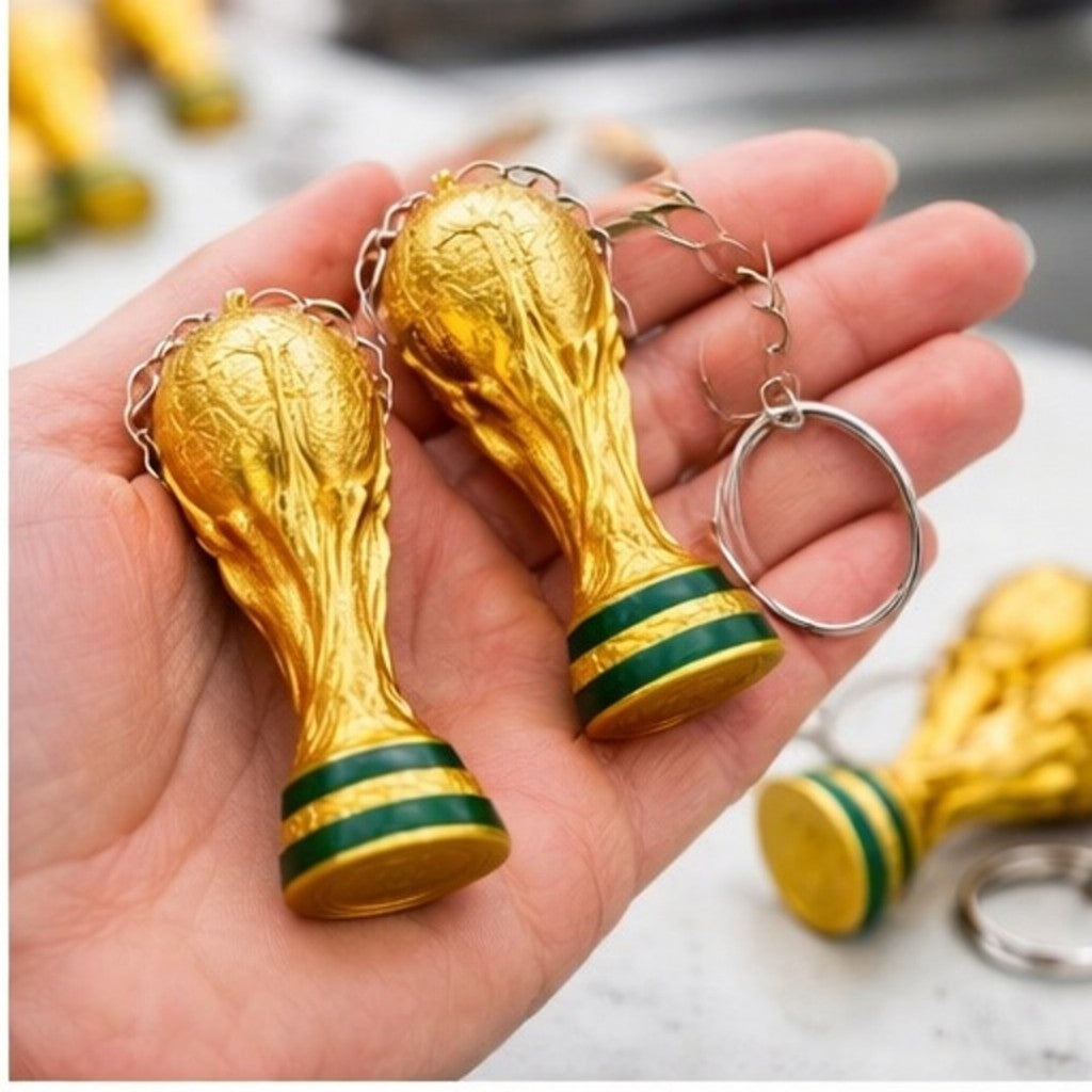 Detalhe do acabamento do troféu na palma da mão